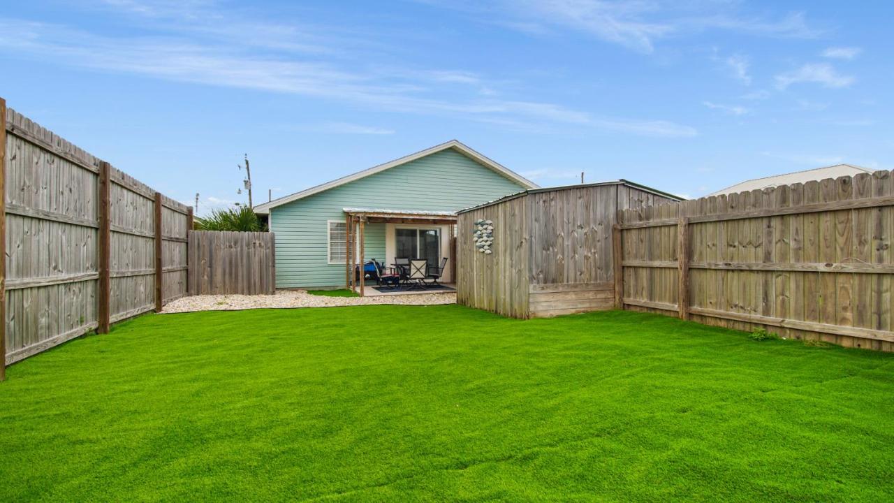 Red Neptune By Nautical Holiday home *